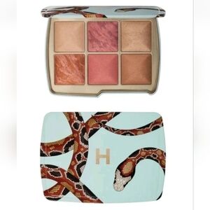 HOURGLASS Ambient Lighting Edit Unlocked Limited Edition Snake Palette